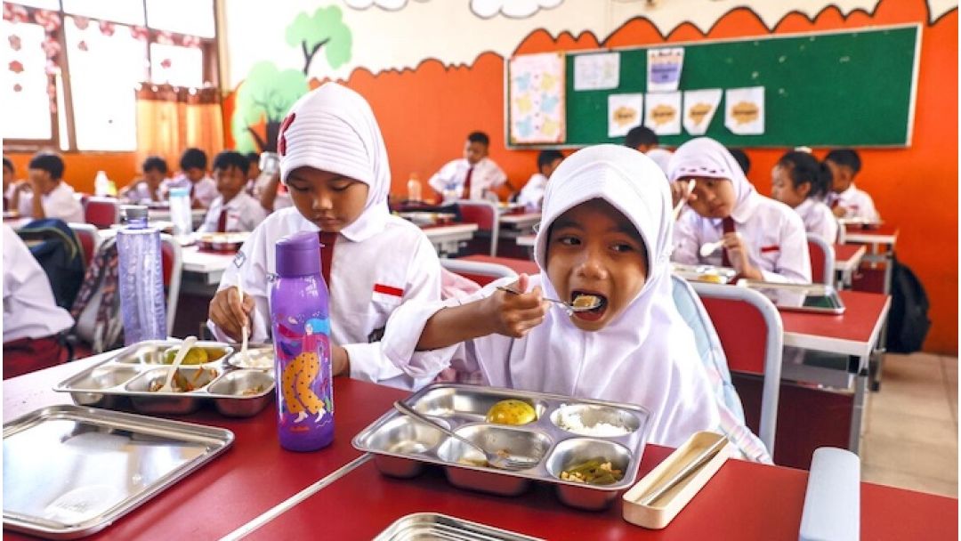 Fiye da Dalibai 800 a Indonesia Sun Kamu da Ciwon Abinci Daga Shirin Ciyar da Dalibai Kyauta na Gwamnati