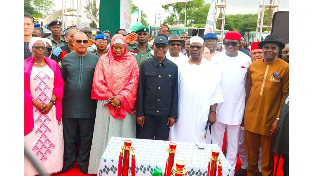 FCT Minister Flags Off Solar-Powered Streetlight Project in Abuja