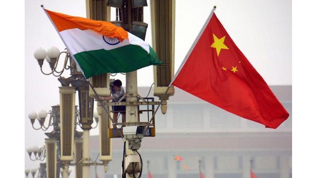 India, Ṣáínà tún bẹ̀rẹ̀ ọkọ̀ òfurufú tààrà lẹ́yìn ìdádúró ọdún mẹ́rin, nígbà tí wọ́n ń ṣe ìsapá láti tún ìbáṣepọ̀ ṣe.