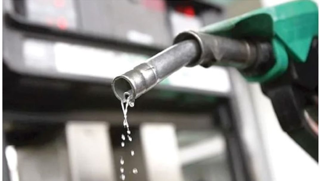 Farashin Man Fetur Ya Ci Gaba da Tsayawa N865 Duk Lita Duk da Kyautar Isarwa daga Dangote