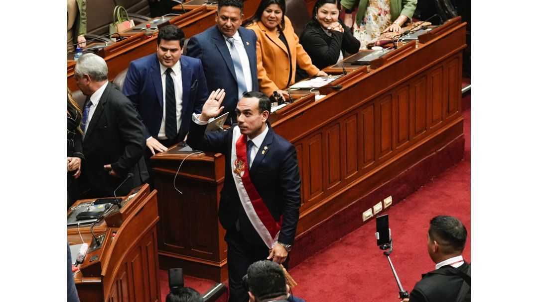 Peru’s Congress Ousts President, Swears In Legislature Chief as Successor