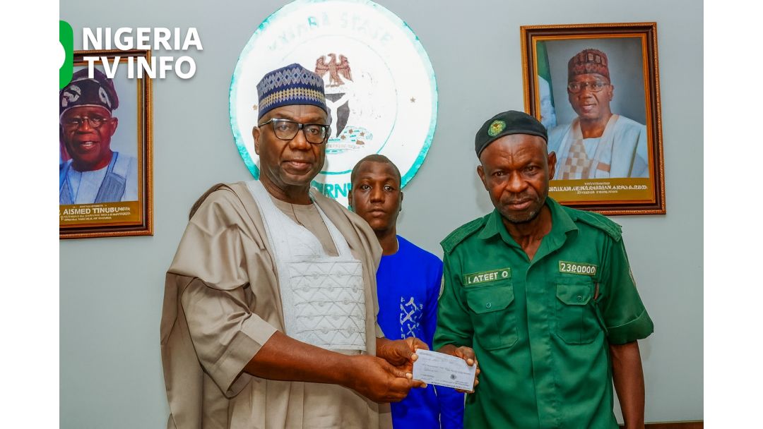  Kwara Governor AbdulRazaq Donates N180m To Families Of Slain Guards, Community Victims