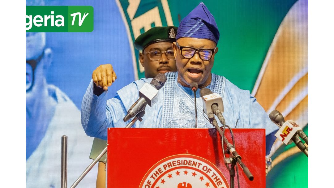 Nsogbu akụ na ụba: Akpabio na Yilwatda kpọrọ ndị Nigeria ka ha na-elekọta ndị gọvanọ