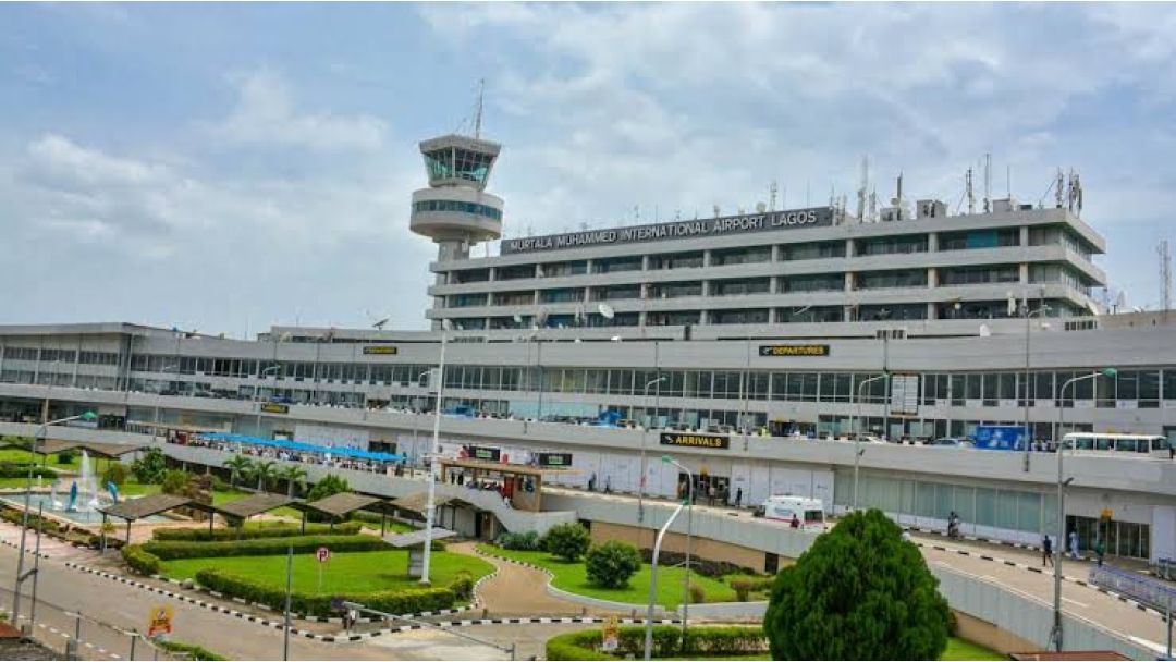 Igba Kérésìmesì: Owó Tikẹ́ẹ̀tì Ọkọ̀ Òfurufú Abẹ́lé ti kọjá N300,000 ní Nàìjíríà