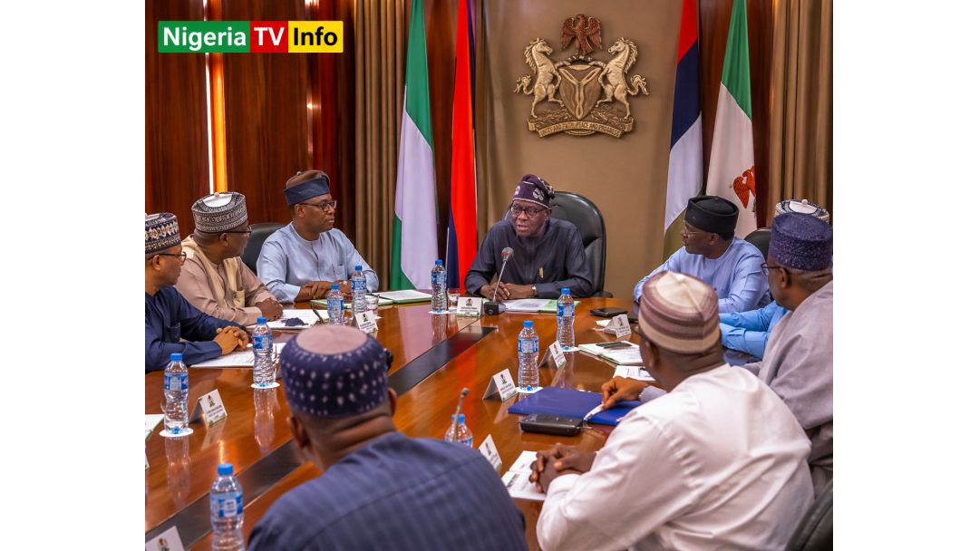 Tinubu Zukọrọ Ndị Gọvanọ APC Mgbe Nzuko Mberede Ya na Ndị Isi Senate