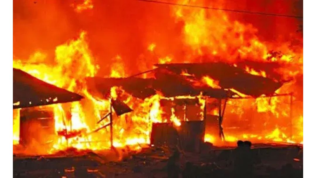 Featured image: Ìná Ta Jó Ilé àti Shọ́ọ̀bù Ní Iseyin